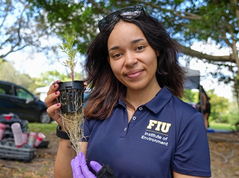 FIU Student Flower Island 2025